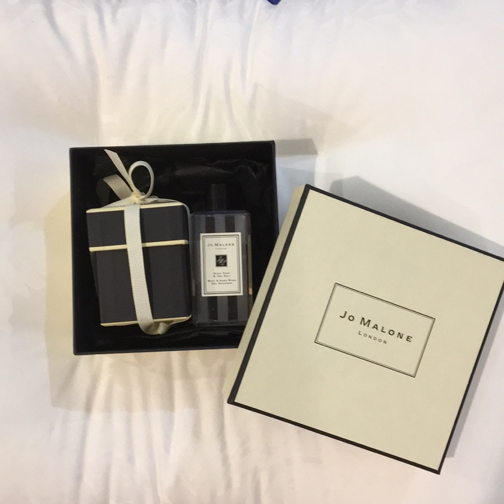 Jo Malone shower gel & candle gift set w box & bag
